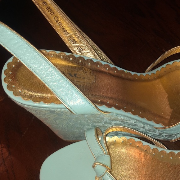 Coach Cathleen Blue Gold Signature Wedge Heel Shoe Size 9 - Picture 3 of 10